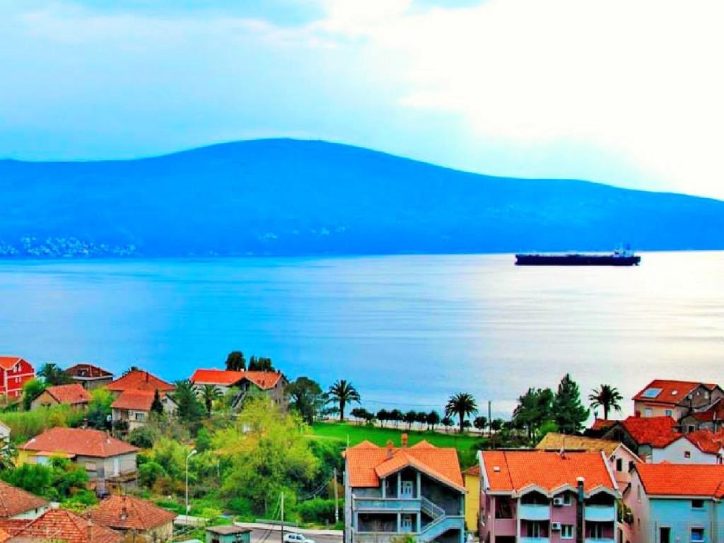 Villa Lastva Apartments Tivat Buitenkant foto