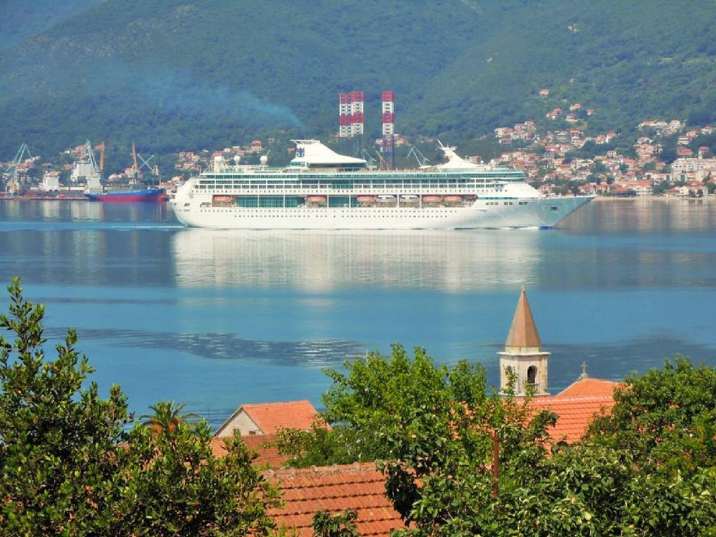 Villa Lastva Apartments Tivat Buitenkant foto