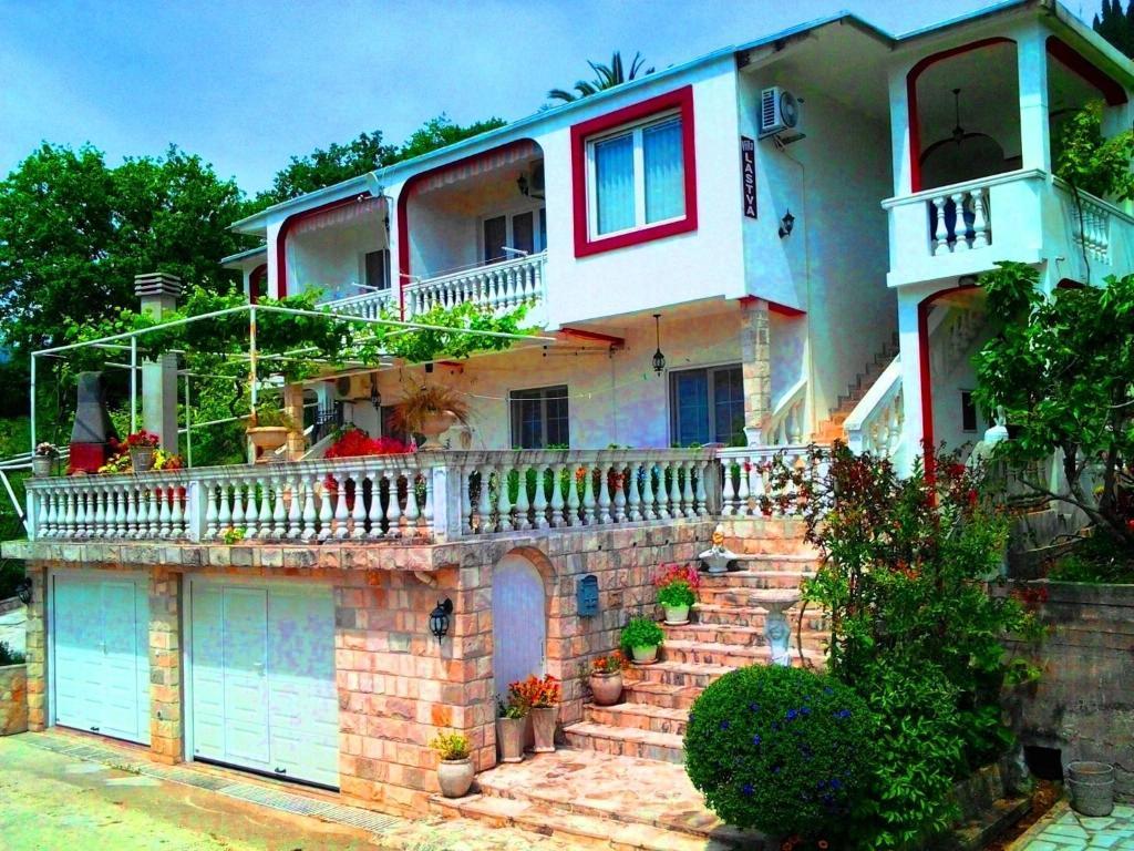 Villa Lastva Apartments Tivat Buitenkant foto