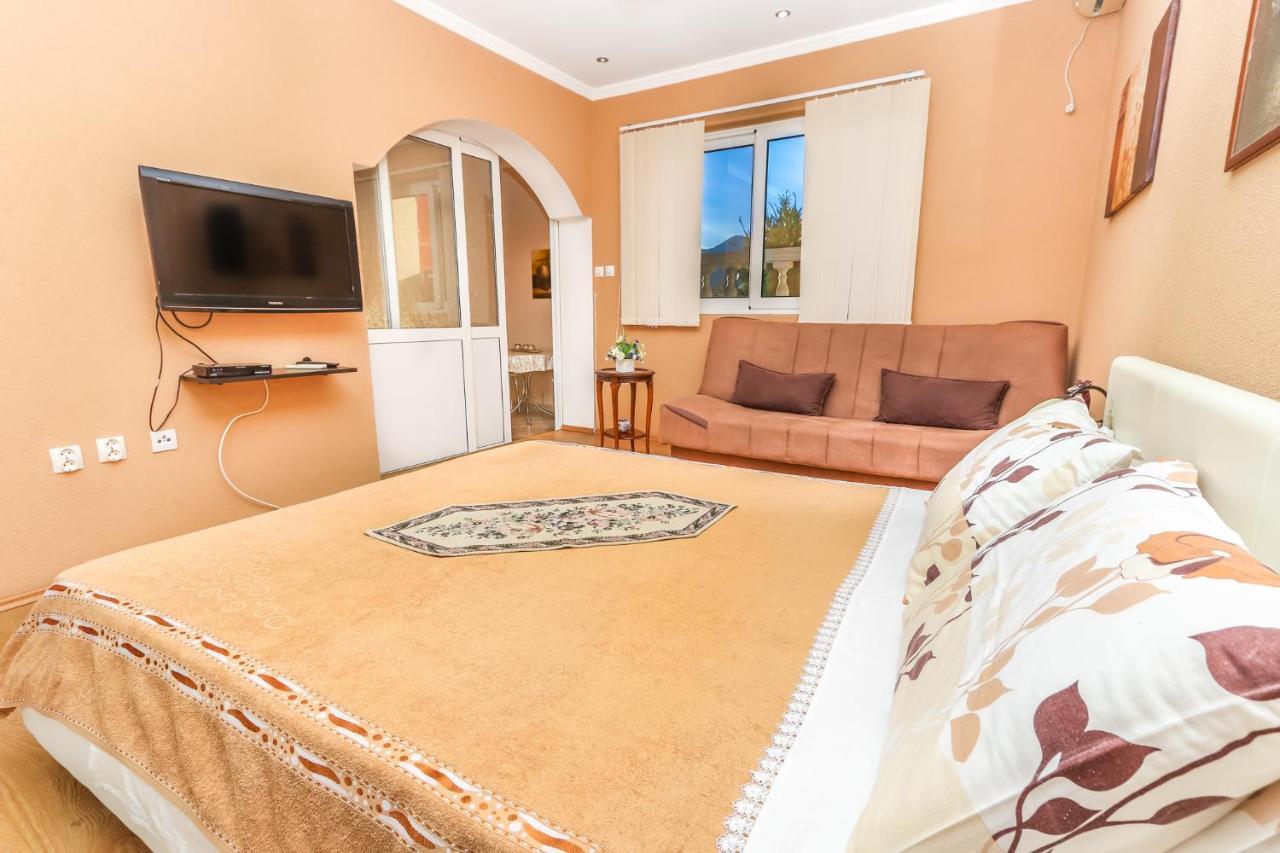 Villa Lastva Apartments Tivat Buitenkant foto