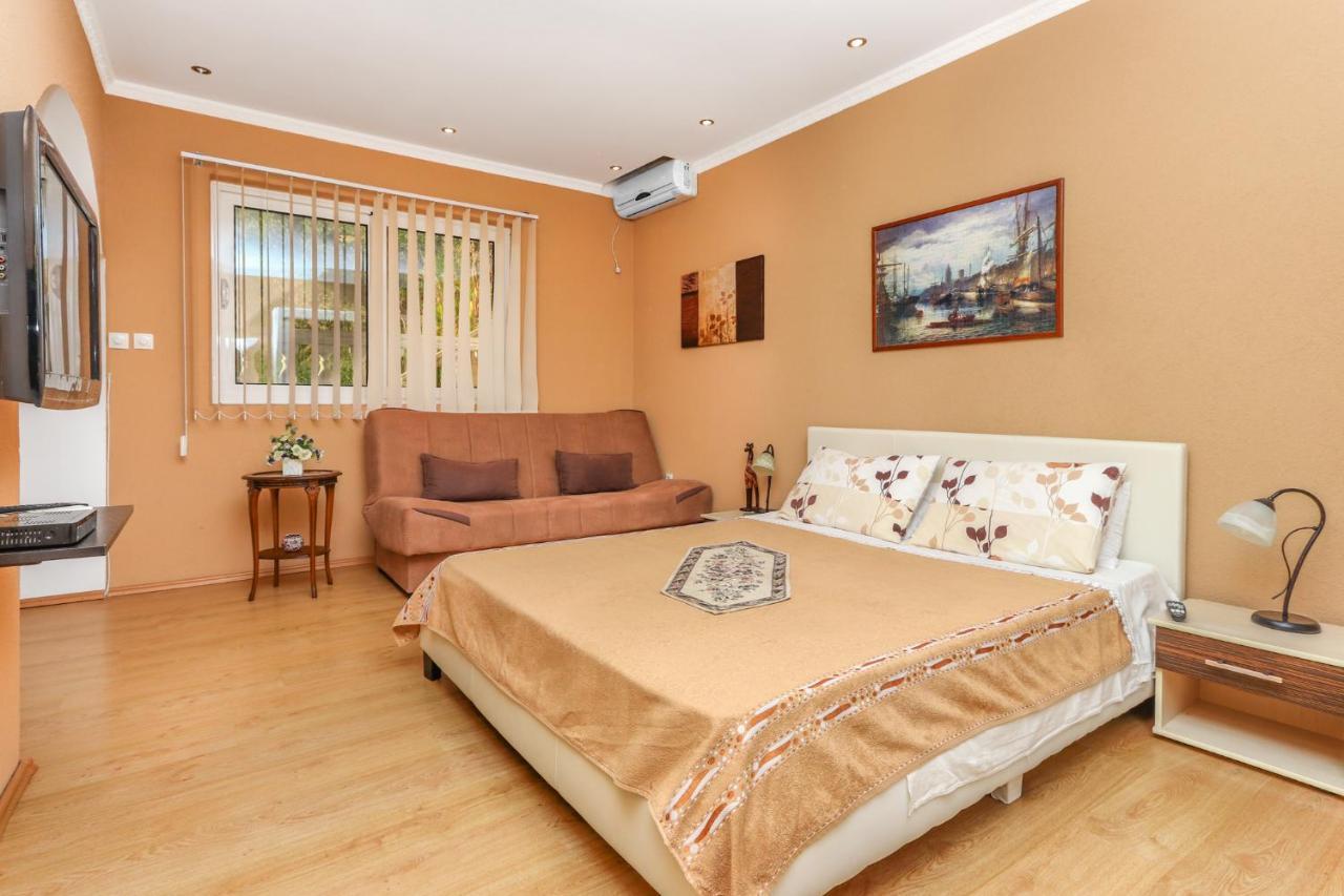 Villa Lastva Apartments Tivat Buitenkant foto